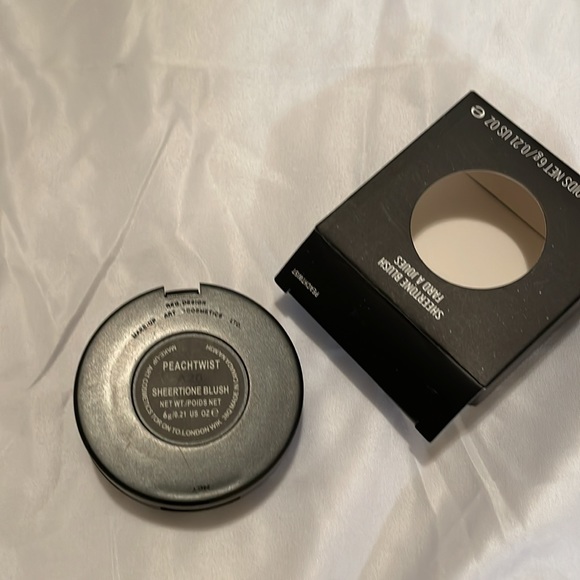 MAC SHEERTONE BLUSH PEACHTWIST - Picture 4 of 4